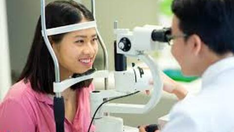 Có nên phẫu thuật chữa cận thị?