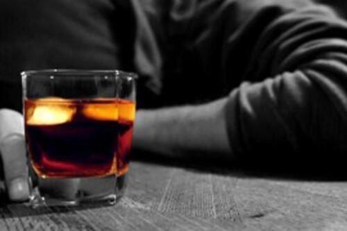 Biết để sinh tồn: Cấp cứu nạn nhân ngộ độc rượu